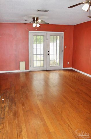 7705 Kipling St B, Pensacola, FL 32514