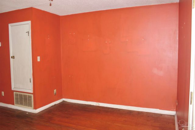 7705 Kipling St B, Pensacola, FL 32514