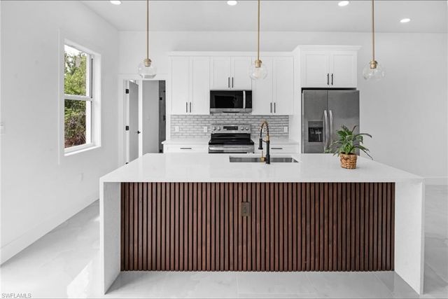 633 Wabasso AVE S, Lehigh Acres, FL 33974