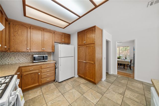 720 Carnation Lane, Fallbrook, CA 92028
