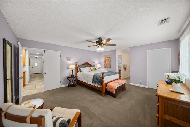 720 Carnation Lane, Fallbrook, CA 92028