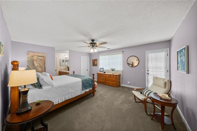720 Carnation Lane, Fallbrook, CA 92028