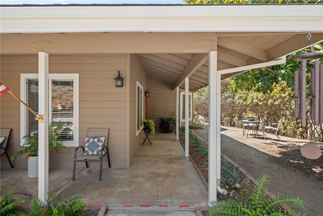 720 Carnation Lane, Fallbrook, CA 92028