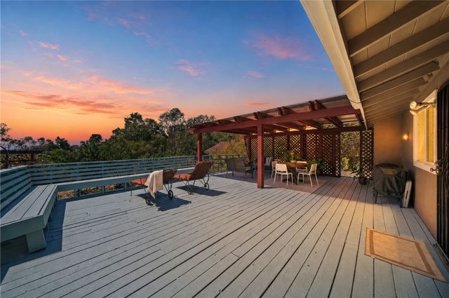 720 Carnation Lane, Fallbrook, CA 92028