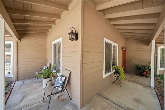 720 Carnation Lane, Fallbrook, CA 92028