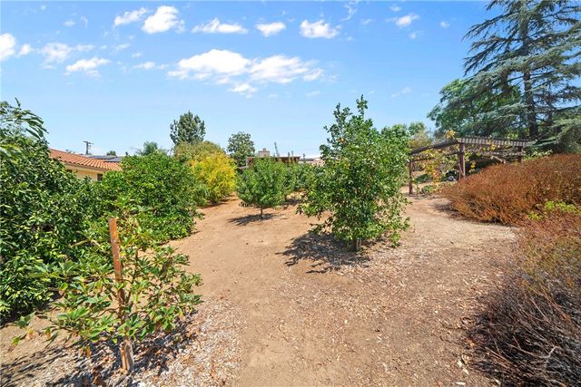 720 Carnation Lane, Fallbrook, CA 92028