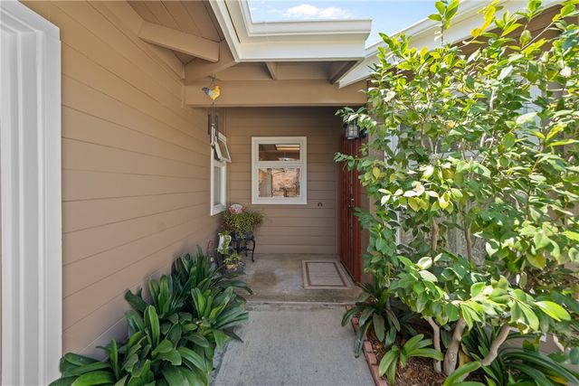 720 Carnation Lane, Fallbrook, CA 92028