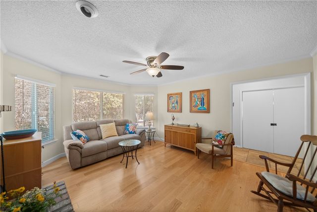 720 Carnation Lane, Fallbrook, CA 92028