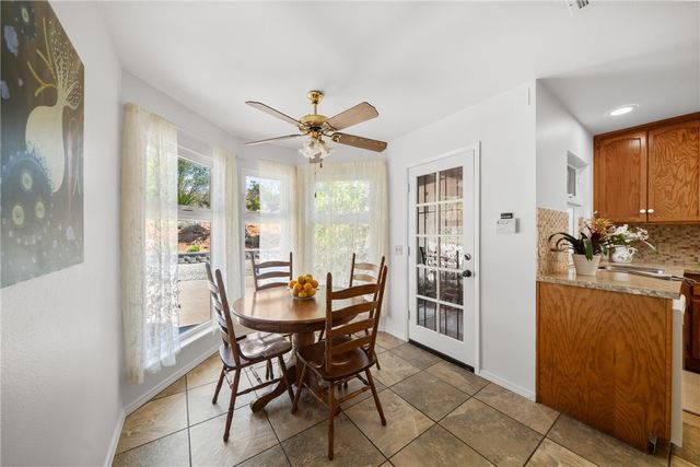 720 Carnation Lane, Fallbrook, CA 92028