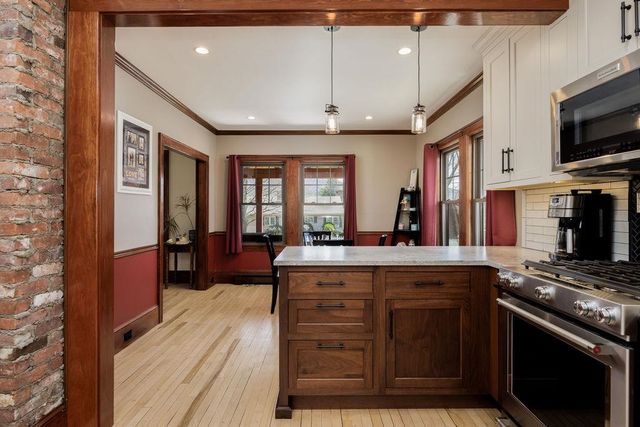 114 Gifford Road, Hartford, VT 05001