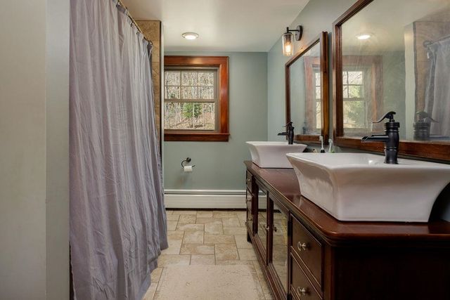 114 Gifford Road, Hartford, VT 05001