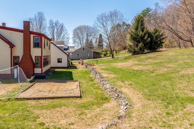 114 Gifford Road, Hartford, VT 05001
