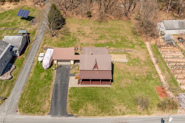 114 Gifford Road, Hartford, VT 05001