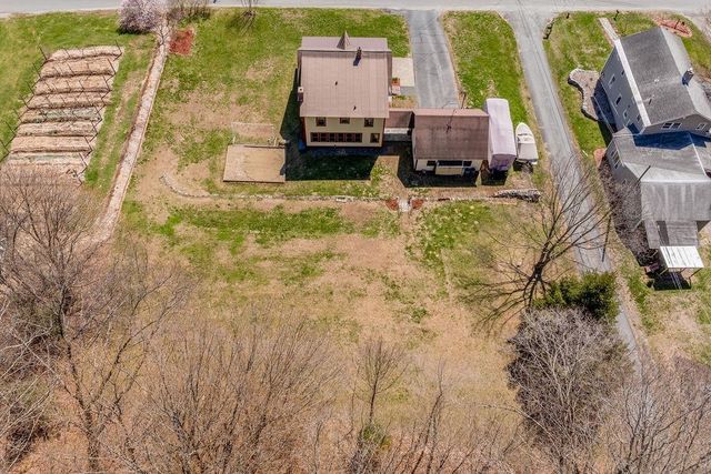 114 Gifford Road, Hartford, VT 05001