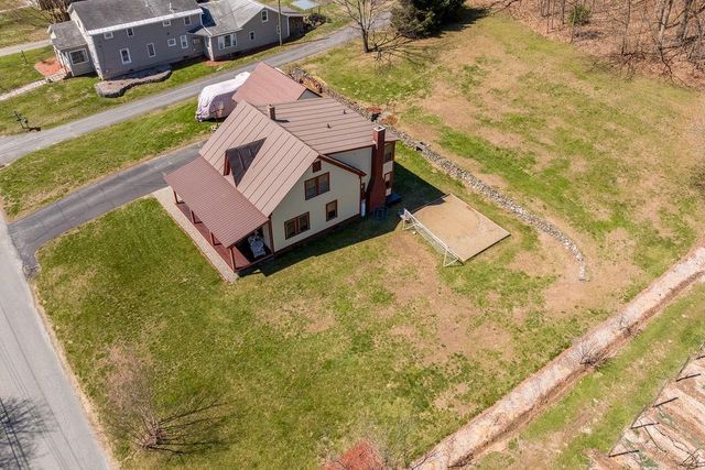 114 Gifford Road, Hartford, VT 05001