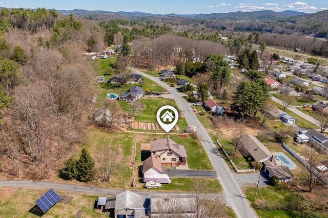 114 Gifford Road, Hartford, VT 05001