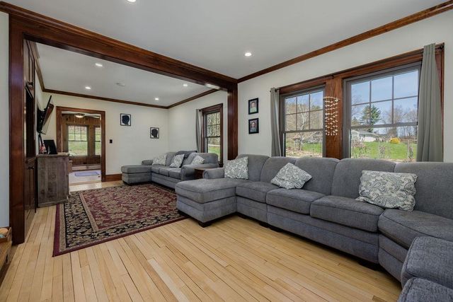 114 Gifford Road, Hartford, VT 05001