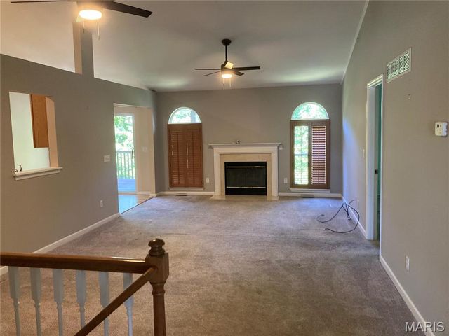 609 Meadowview Court, Warrenton, MO 63383