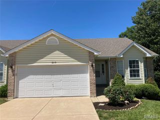 609 Meadowview Court, Warrenton, MO 63383