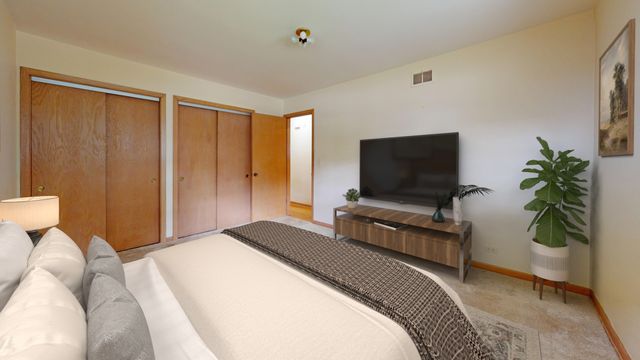 1105 W Grove Street, Arlington Heights, IL 60005
