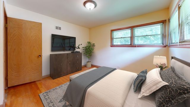 1105 W Grove Street, Arlington Heights, IL 60005