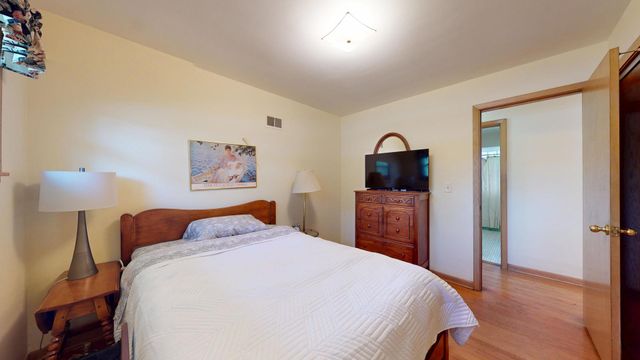 1105 W Grove Street, Arlington Heights, IL 60005