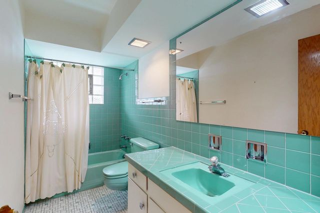 1105 W Grove Street, Arlington Heights, IL 60005