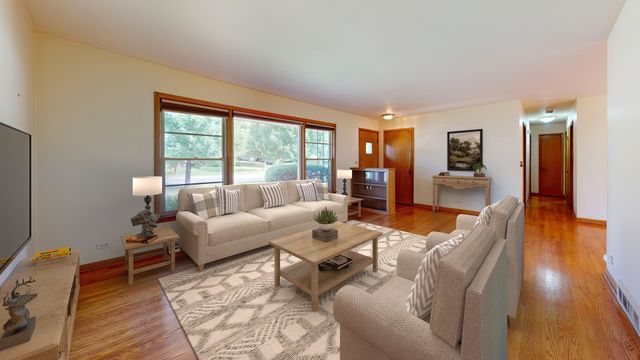 1105 W Grove Street, Arlington Heights, IL 60005