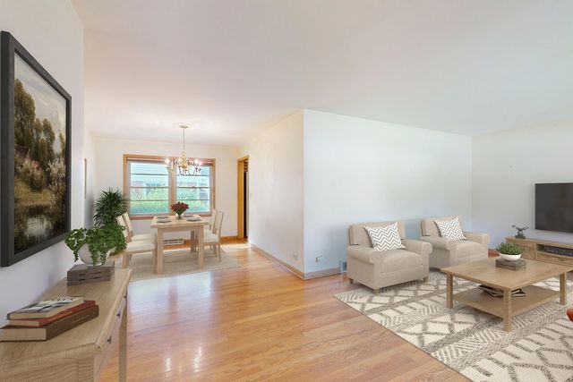 1105 W Grove Street, Arlington Heights, IL 60005