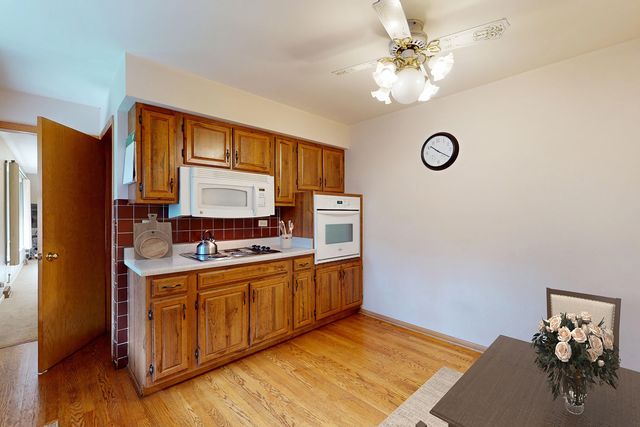 1105 W Grove Street, Arlington Heights, IL 60005