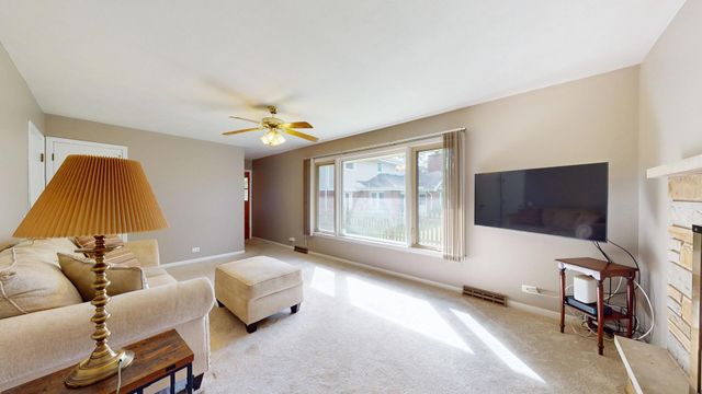 1105 W Grove Street, Arlington Heights, IL 60005