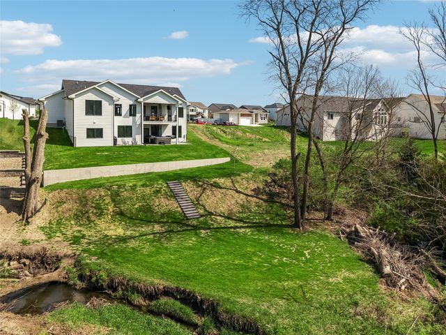 990 Harrington Way, Waukee, IA 50263