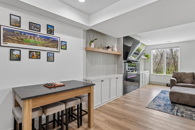 990 Harrington Way, Waukee, IA 50263
