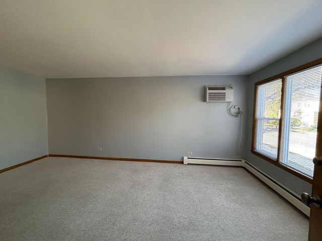 5350 N Central Avenue 1st, Chicago, IL 60630