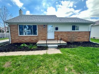 7254 Gerald Avenue, Warren, MI 48092