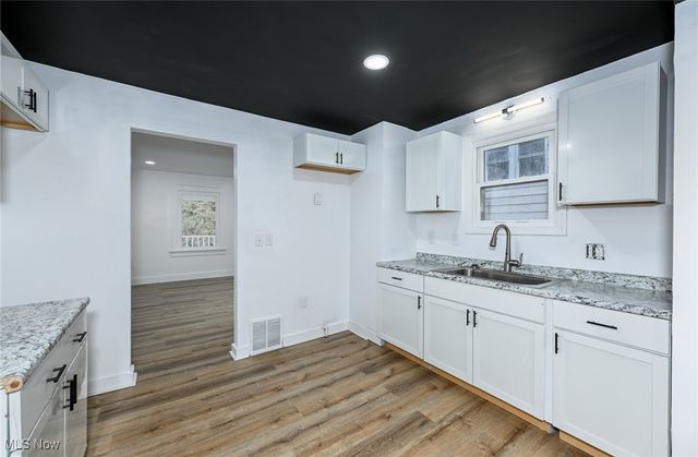 1074 Linden Avenue, Akron, OH 44310