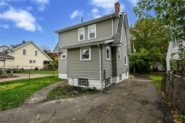 1074 Linden Avenue, Akron, OH 44310