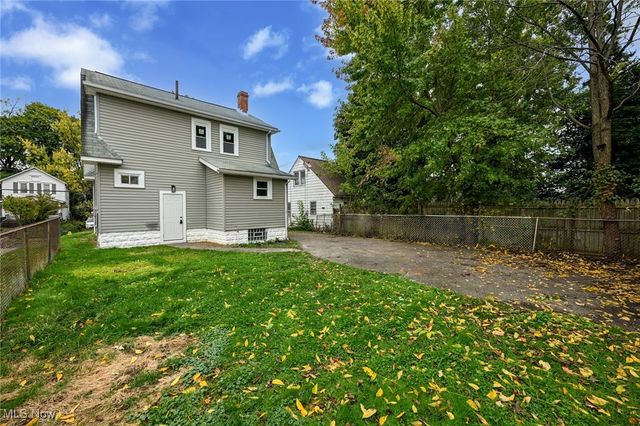 1074 Linden Avenue, Akron, OH 44310