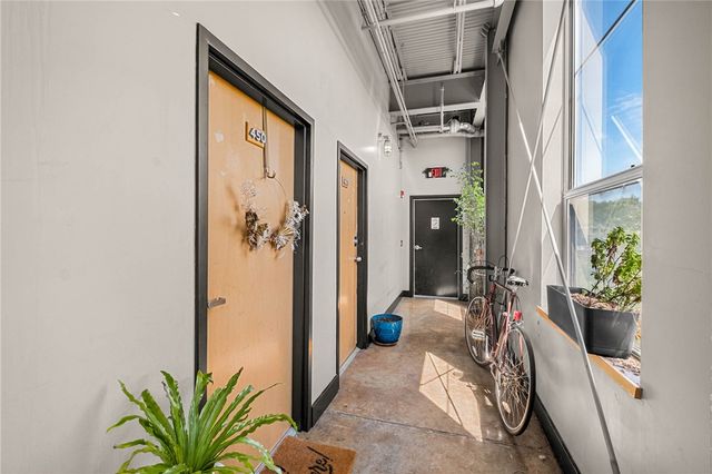 525 S School 450, Fayetteville, AR 72701