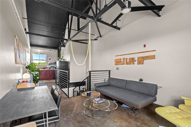 525 S School 450, Fayetteville, AR 72701