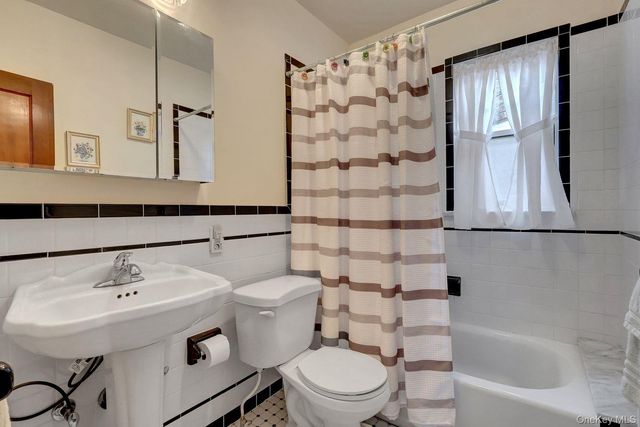 7718 86th Street, Glendale, NY 11385