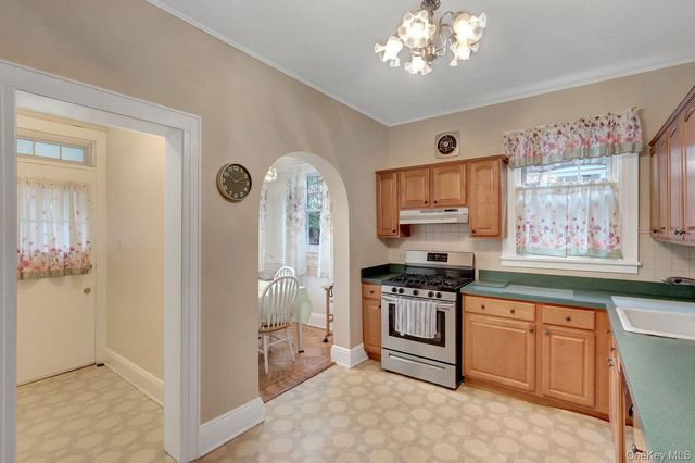 7718 86th Street, Glendale, NY 11385