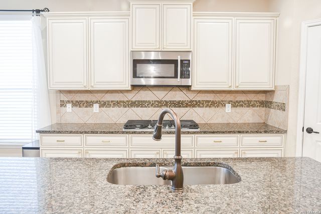 27419 Valle Bluff, Boerne, TX 78015