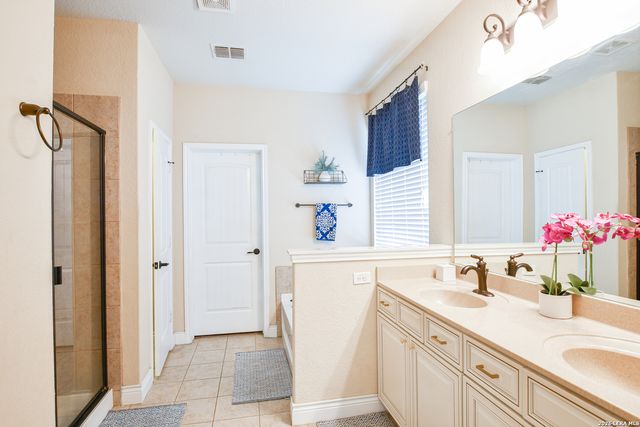 27419 Valle Bluff, Boerne, TX 78015