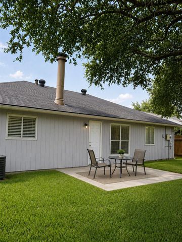 309 Meadow Wood Court, League City, TX 77573