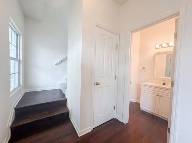 825 Summerville Drive, Delaware, OH 43015