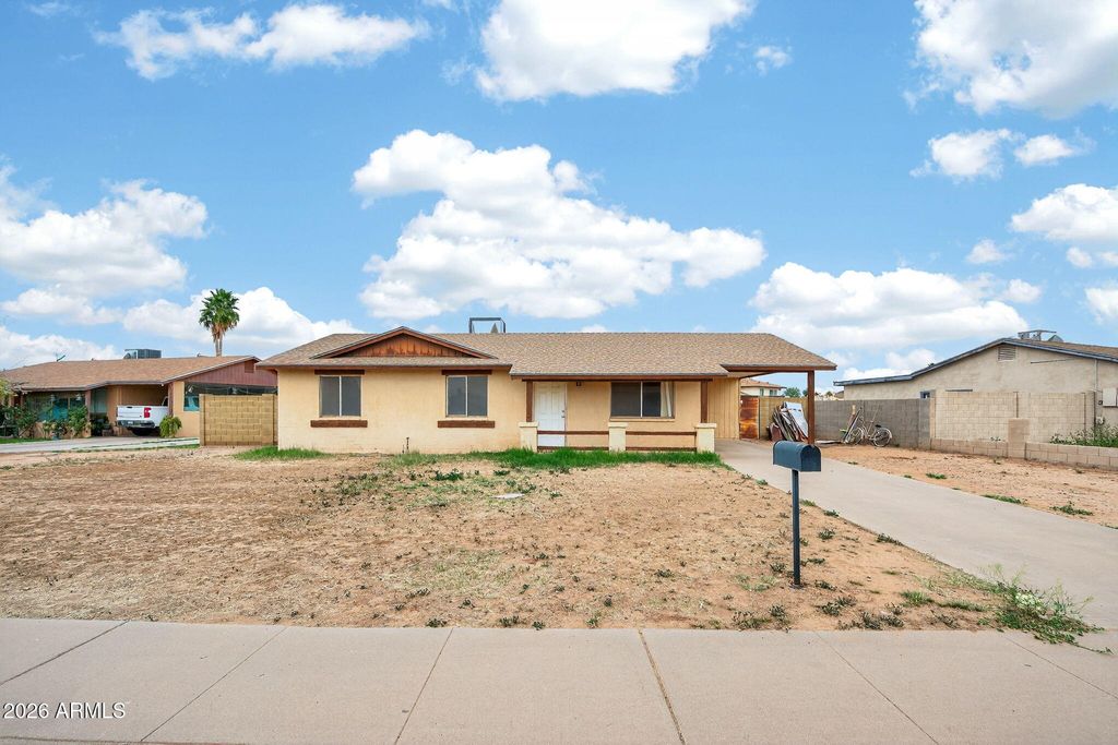 Image 1 of property listing at 4316 E GROVE Street, Phoenix, AZ 85040