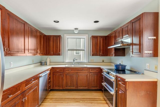172 Summer St, Somerville, MA 02143