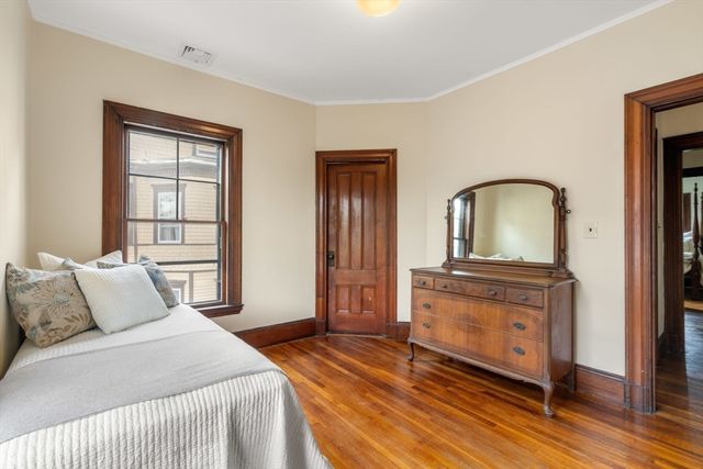 172 Summer St, Somerville, MA 02143