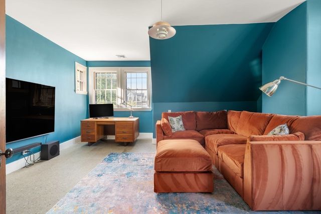 172 Summer St, Somerville, MA 02143